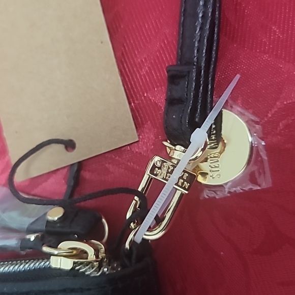 ****SALE***  👜 Chic Steve Madden Wristlet with Tag 👜 - Picture 6 of 11